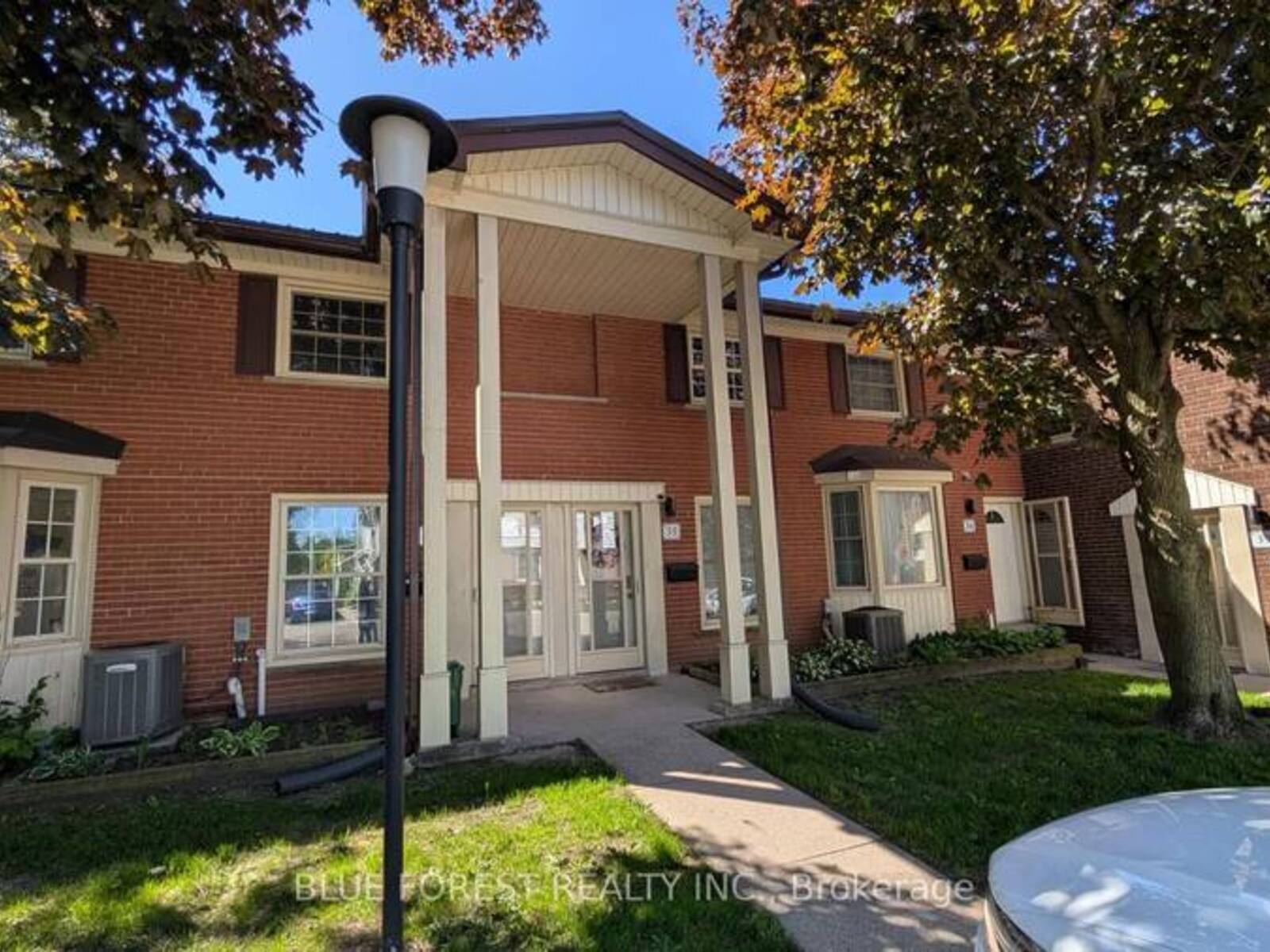 36 ARBOUR GLEN CRESCENT, London, Ontario N5Y 1Z9