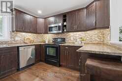 742 FANSHAWE PARK ROAD E | London Ontario | Slide Image Thirteen