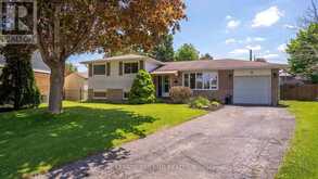 7 STIRLING CRESCENT | St. Thomas Ontario | Slide Image Two