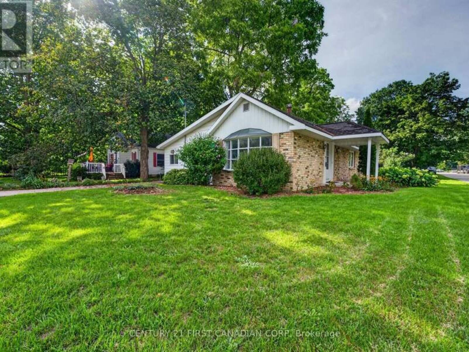 9 PARK CRESCENT, Ilderton, Ontario N0M 2A0