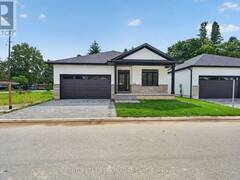 4 - 430 HEAD STREET N Strathroy-Caradoc Ontario, N7G 2K2