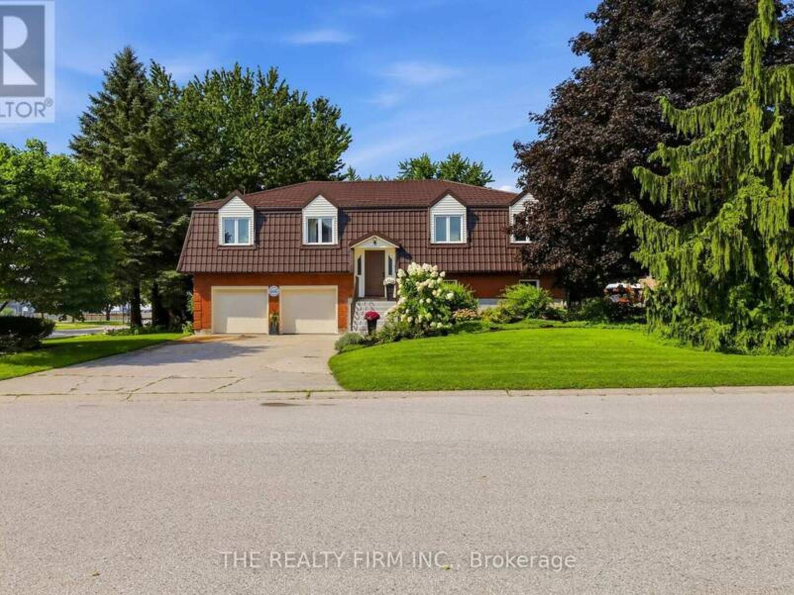 1 HUESTON DRIVE, Thorndale, Ontario N0M 2P0