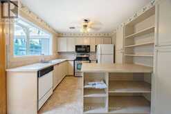 31 YEW TREE GARDENS | London Ontario | Slide Image Thirteen