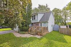 31 YEW TREE GARDENS | London Ontario | Slide Image Two