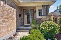 98 ROSSMORE COURT | London Ontario | Slide Image Four