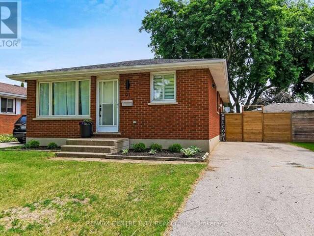 91 MOORE AVENUE Aylmer Ontario, N5H 2Z8 - 4 Bedrooms Home For Sale