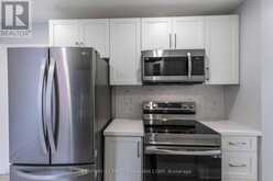 17 CARFRAE CRESCENT | London Ontario | Slide Image Twelve