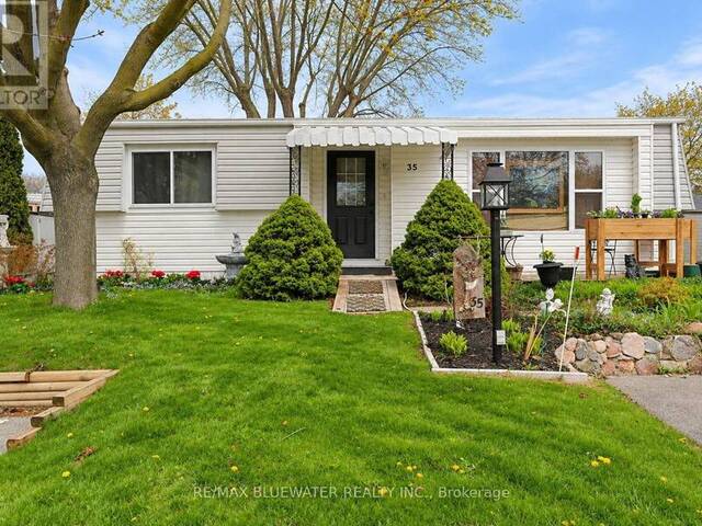 35 PEBBLE BEACH PARKWAY Grand Bend Ontario, N0M 1T0 - 2 Bedrooms Home For Sale