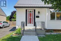 3 PARKSIDE DRIVE | St. Thomas Ontario | Slide Image Seven