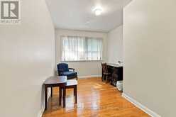 15 MEDWAY CRESCENT | London Ontario | Slide Image Eight
