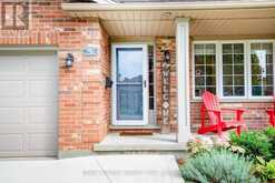 11 EDGEWELL CRESCENT | St. Thomas Ontario | Slide Image Three