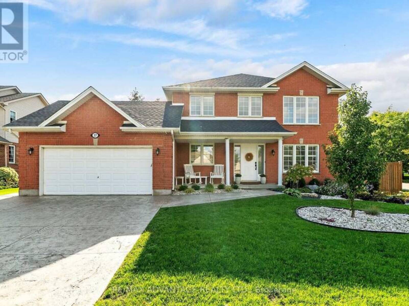 37 CALVERT LANE, Ilderton, Ontario N0M 2A0