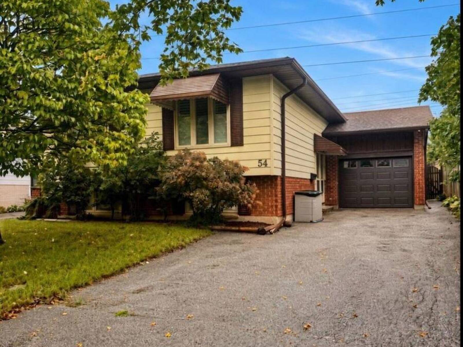 54 LYSANDA AVENUE, London, Ontario N5Z 4L3