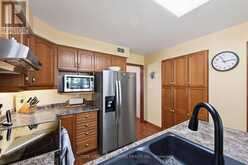 1035 DEARNESS DRIVE | London Ontario | Slide Image Twenty-four