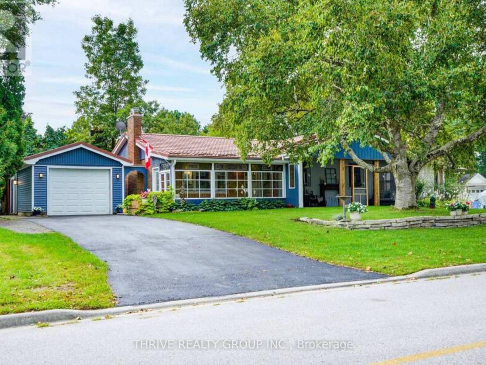 11 OUTER DRIVE, London, Ontario N6P 1C7