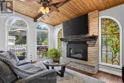 11 OUTER DRIVE | London Ontario | Slide Image Twelve
