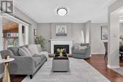 11 OUTER DRIVE | London Ontario | Slide Image Three