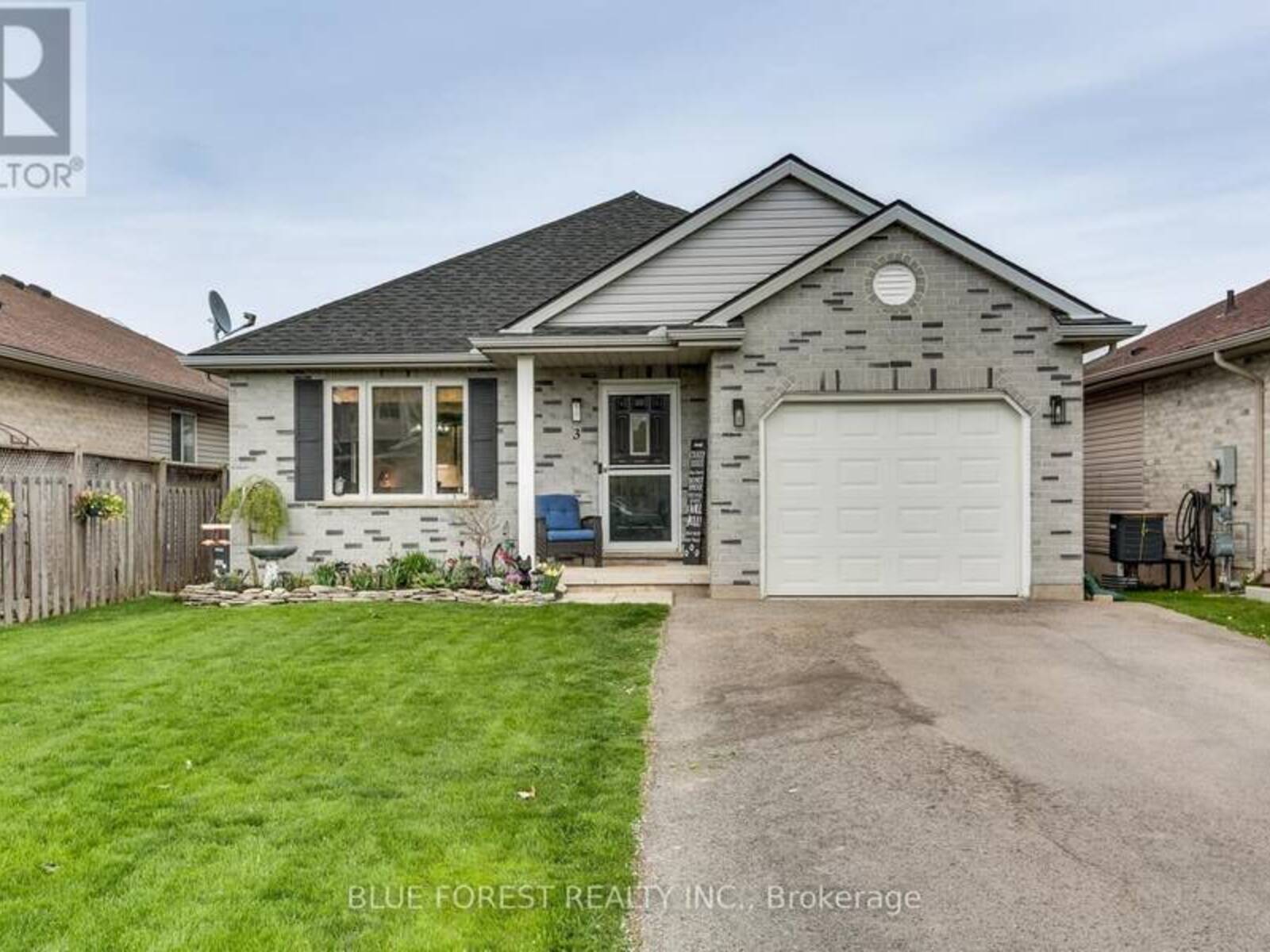 3 MEADOWVALE DRIVE, St. Thomas, Ontario N5P 4P1