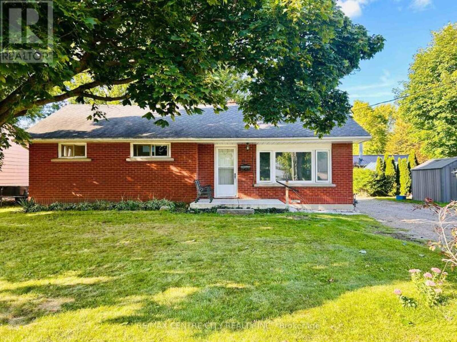 11 MARCHANT STREET, Aylmer, Ontario N5H 1V5
