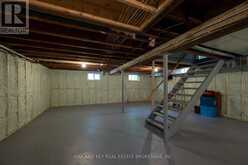 102 CRESCENT AVENUE | St. Thomas Ontario | Slide Image Thirty-one