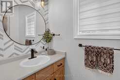 419 BLACKACRES BOULEVARD | London Ontario | Slide Image Eight