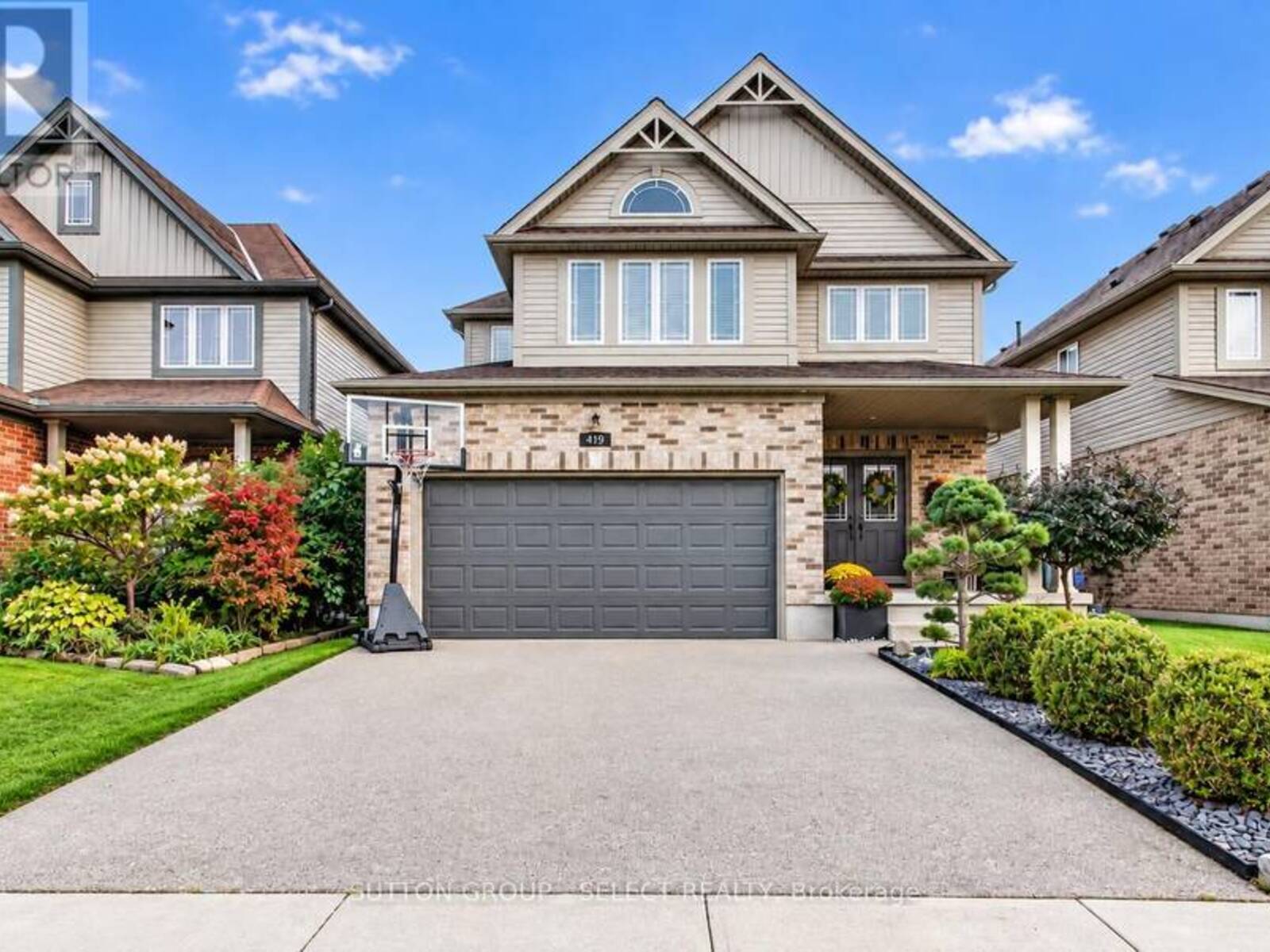 419 BLACKACRES BOULEVARD, London, Ontario N6G 0J2