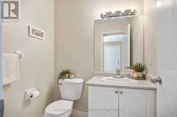 2504 MEADOWGATE BOULEVARD | London Ontario | Slide Image Nine
