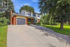 32 HUNTER WOODS CRESCENT | London Ontario | Slide Image Two