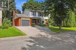 32 HUNTER WOODS CRESCENT | London Ontario | Slide Image Three
