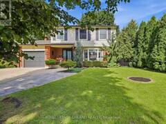 32 HUNTER WOODS CRESCENT London Ontario, N6J 2B1