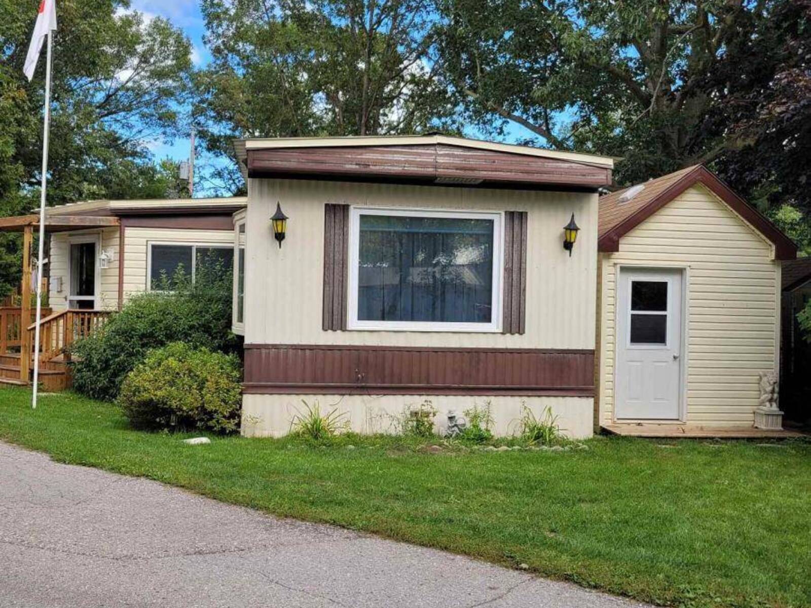 5 - 9839 LAKESHORE ROAD, Grand Bend, Ontario N0M 1T0
