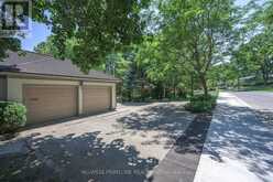 98 SHAVIAN BOULEVARD | London Ontario | Slide Image Five