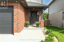 168 GILMOUR DRIVE | Lucan Biddulph Ontario | Slide Image Four