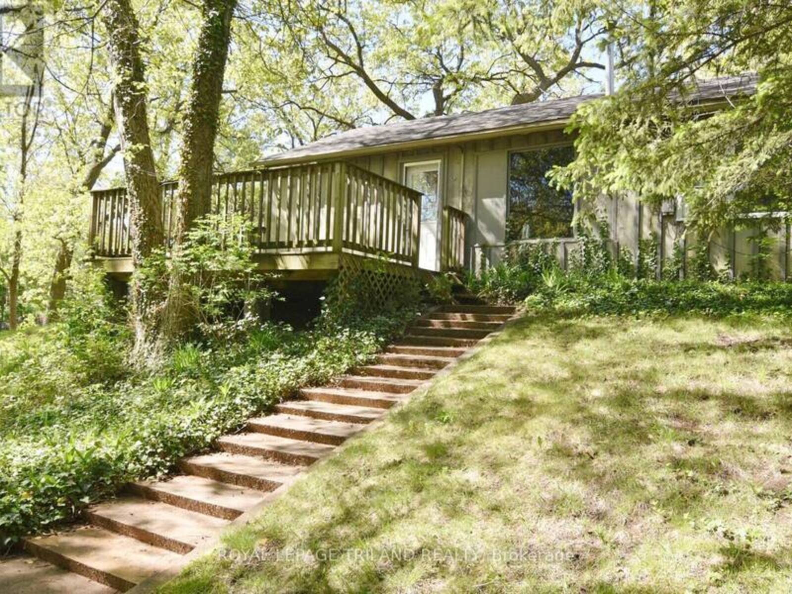 10111 HERBERT STREET, Lambton Shores, Ontario N0M 2L0