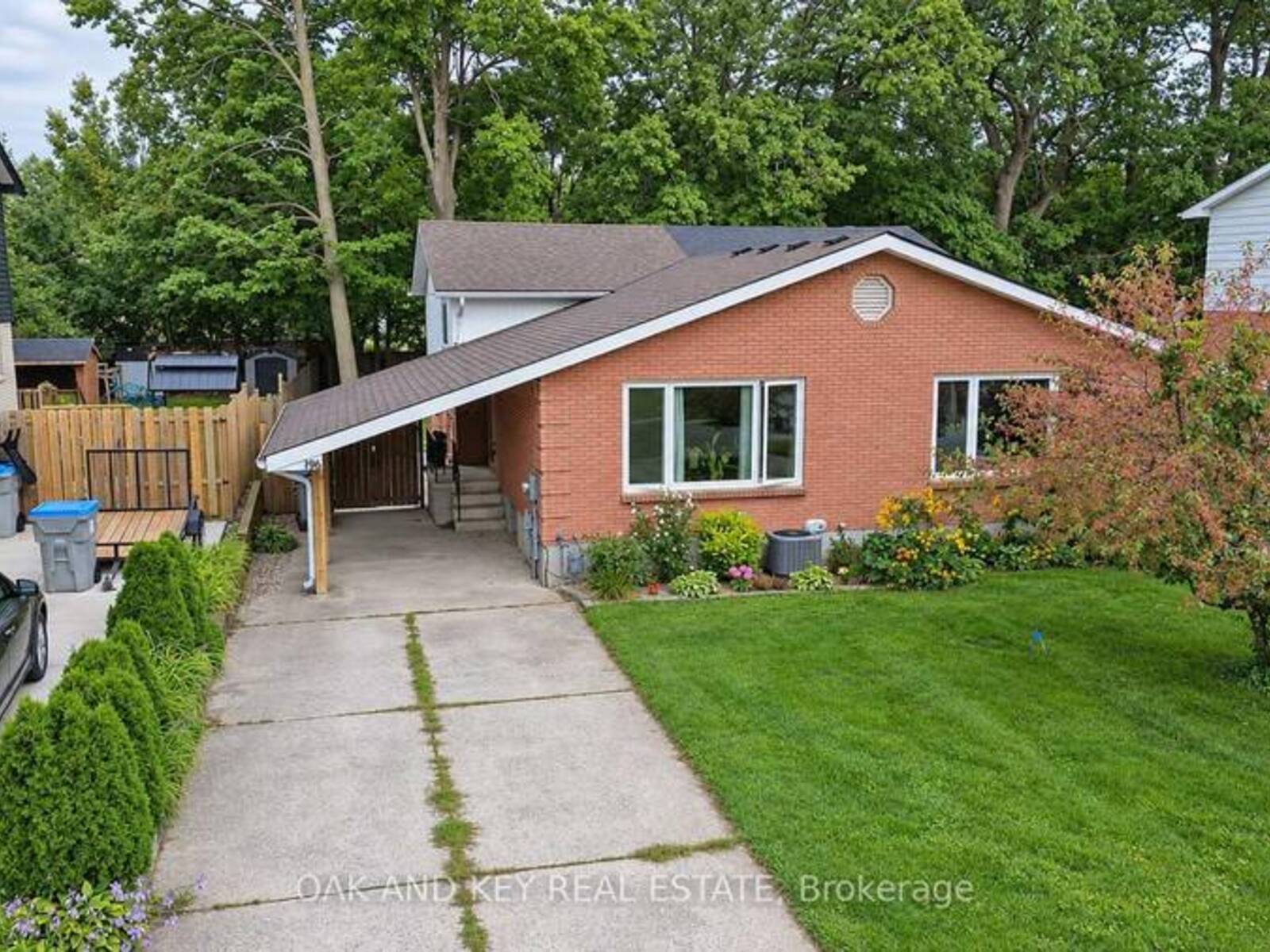 196 SOUTHFIELD DRIVE, Strathroy-Caradoc, Ontario N7G 3V4