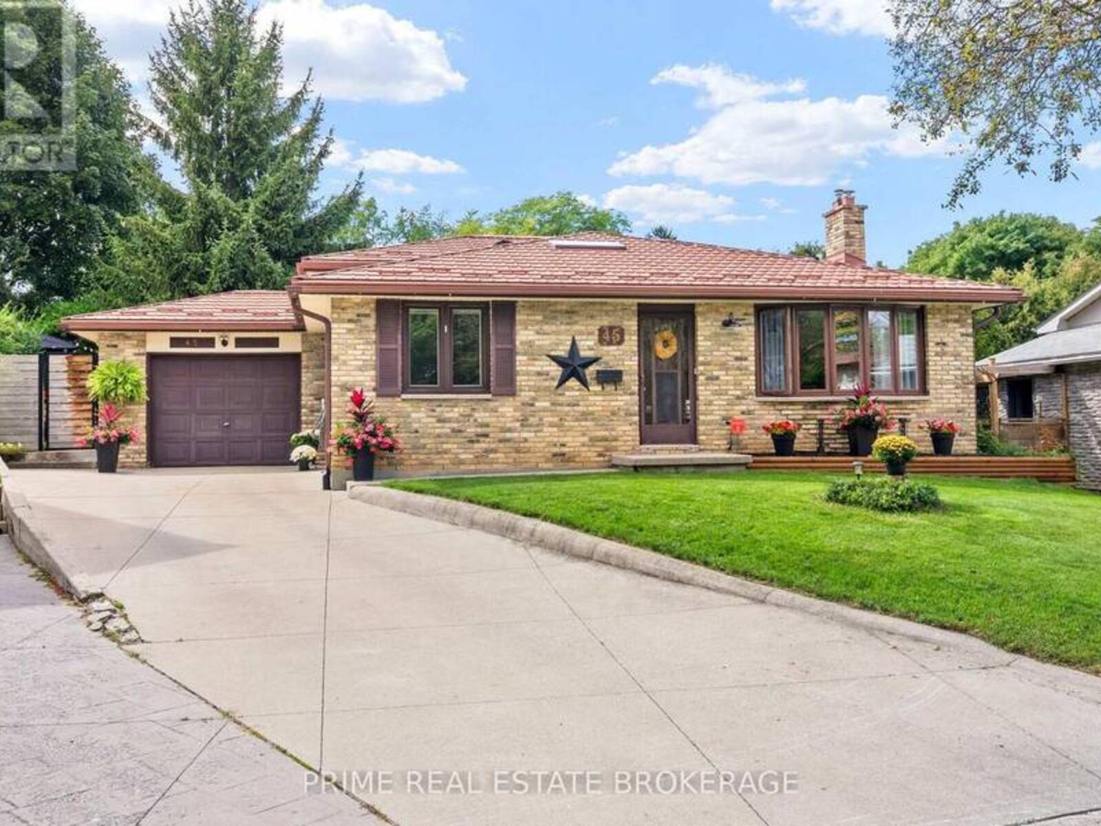 45 CHEVIOT PLACE, London, Ontario N6C 4Z1
