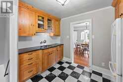 586 VICTORIA STREET | London Ontario | Slide Image Eight