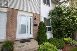 32 - 110 DEVERON CRESCENT | London Ontario | Slide Image Four