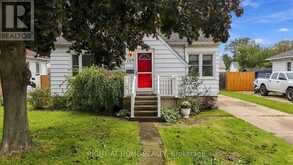 139 GORDON STREET | Sarnia Ontario | Slide Image Two