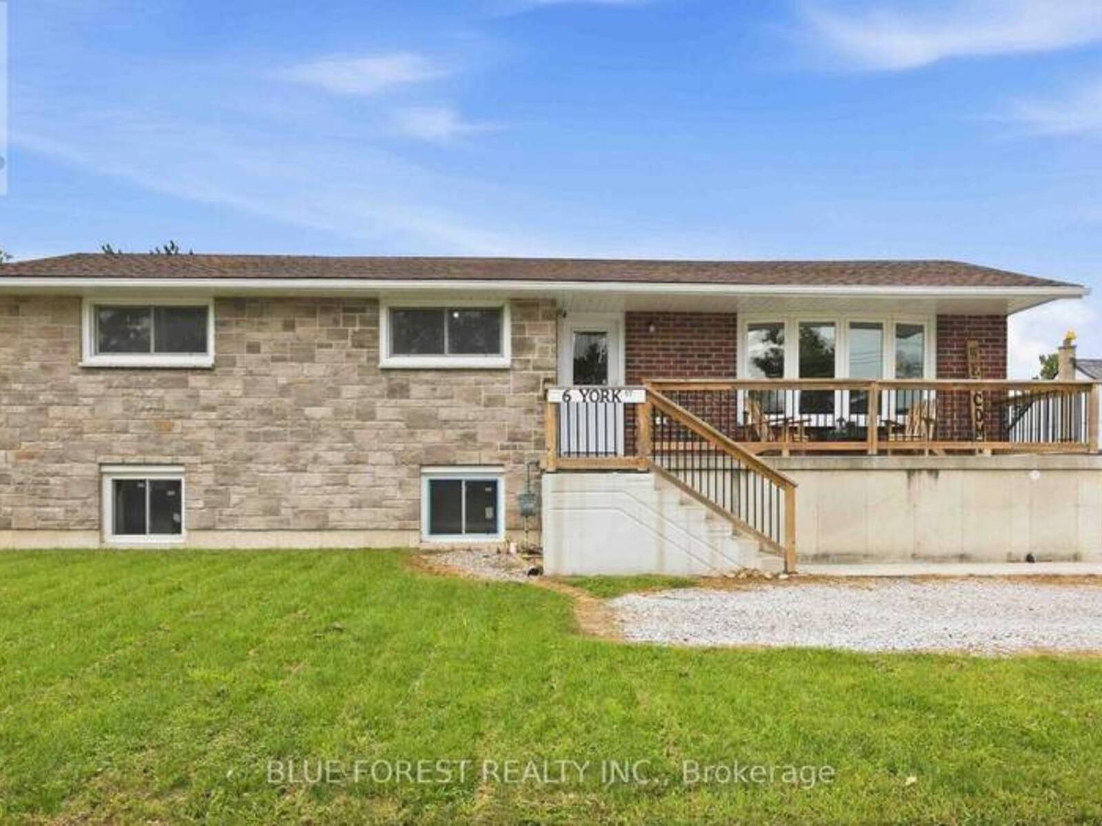 6 YORK STREET, Lambton Shores, Ontario N0N 1J0