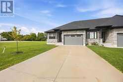 483 KIP LANE | Plympton-Wyoming Ontario | Slide Image Two