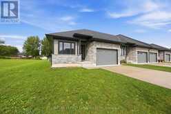 483 KIP LANE | Plympton-Wyoming Ontario | Slide Image Three