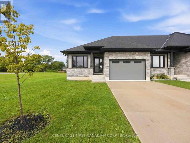 483 KIP LANE Plympton-Wyoming Ontario, N0N 1T0 - 3 Bedrooms Home For Sale