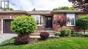 839 GUILDWOOD BOULEVARD | London Ontario | Slide Image Four