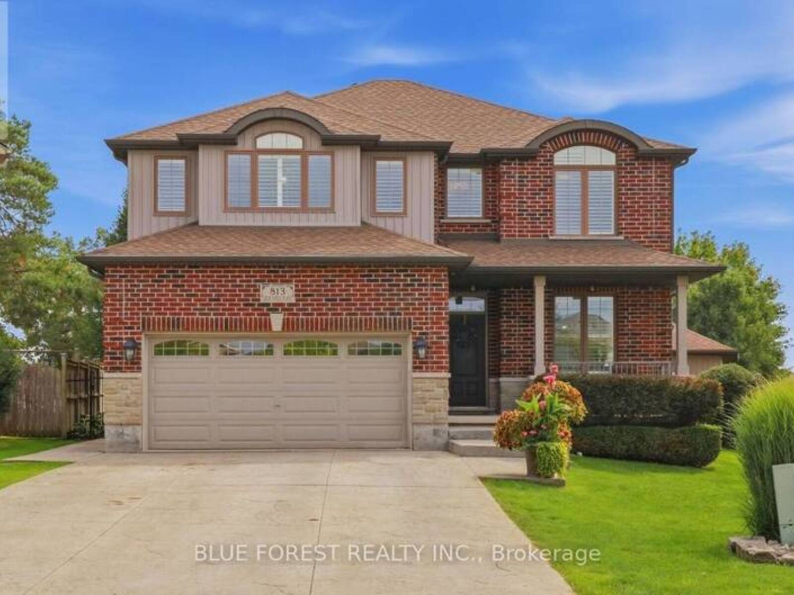 813 DEER RIDGE PLACE, London, Ontario N6H 0C1