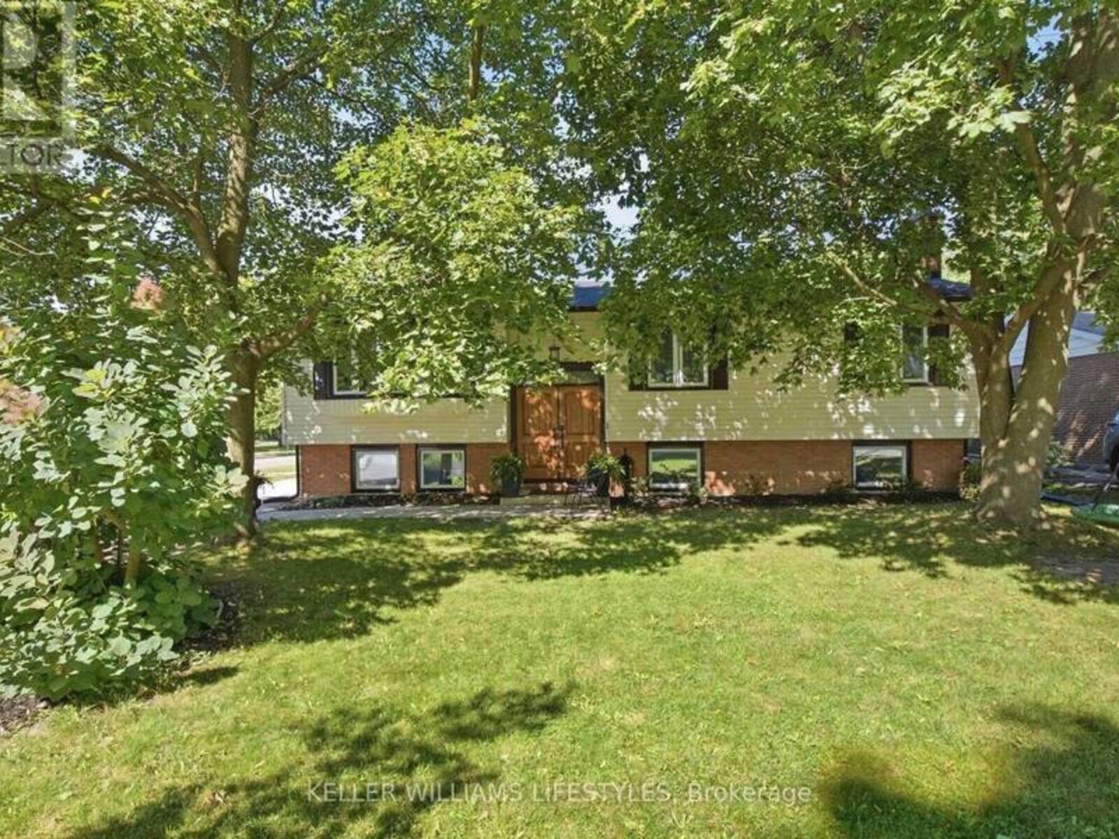 1 QUEEN ANNE CIRCLE, London, Ontario N6H 4B6