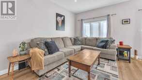 25 - 17 NICHOLSON STREET | Lucan Biddulph Ontario | Slide Image Eight