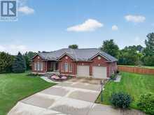 653 PETER STREET | Strathroy-Caradoc Ontario | Slide Image Three