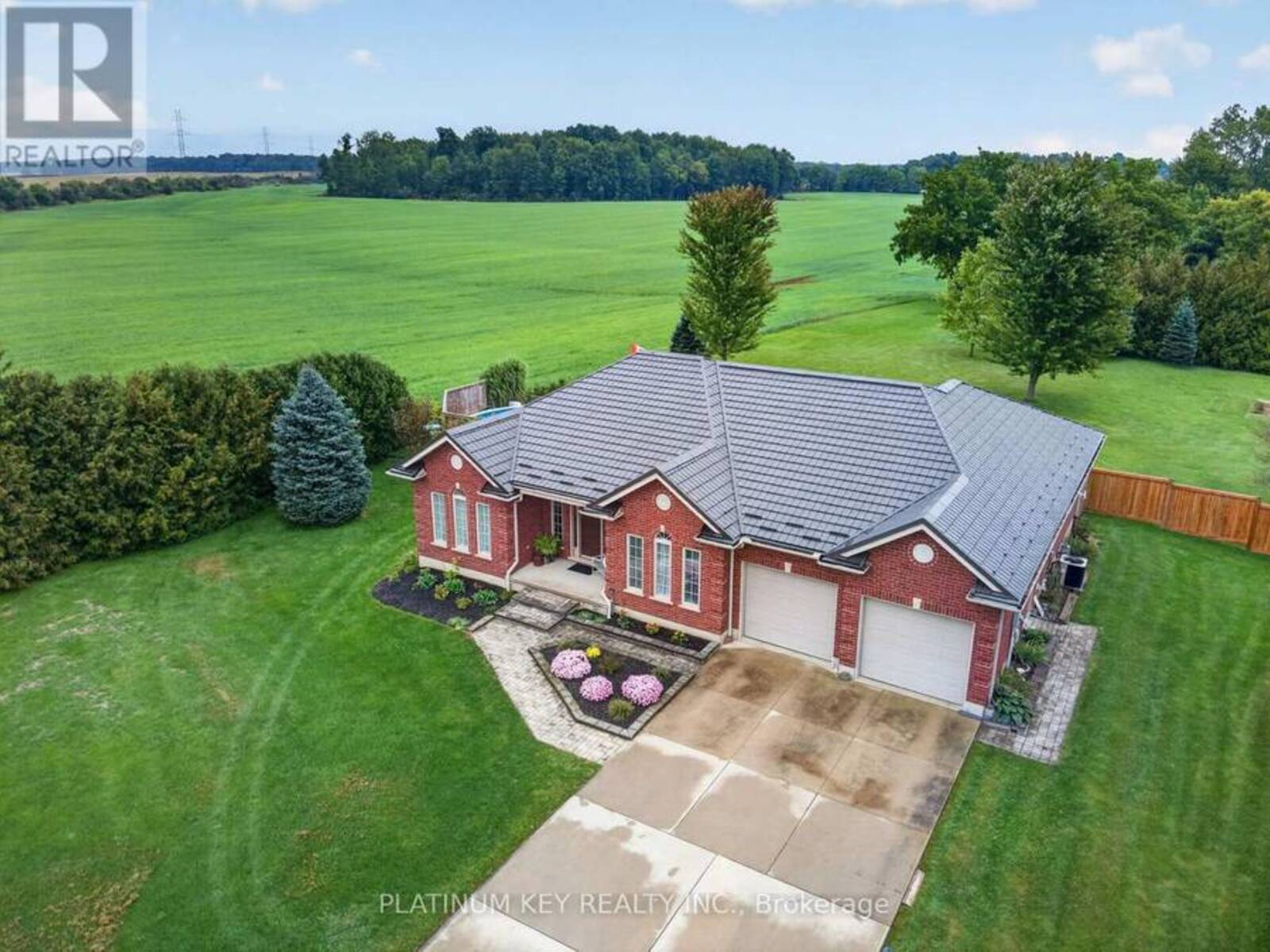 653 PETER STREET, Strathroy-Caradoc, Ontario N0L 1T0