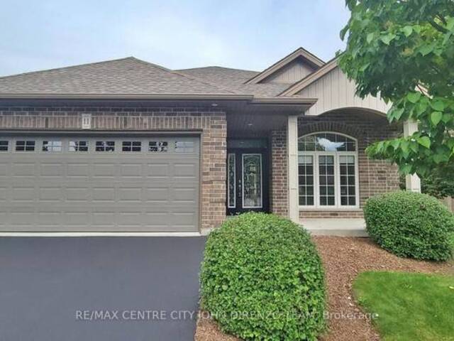 11 - 1 VINEDEN DRIVE St. Thomas Ontario, N5P 0E1 - 3 Bedrooms Condo For Sale
